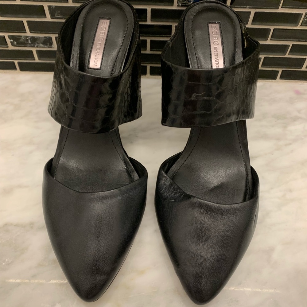 Women Black mule shoes; Size 8M; 3in heels;